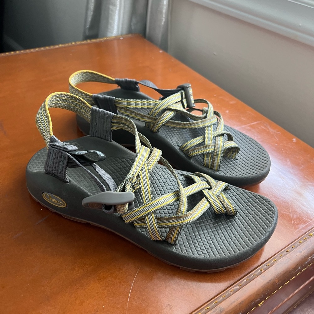 Chaco ZX/2 Classic Sandals - Yellow. Size 6